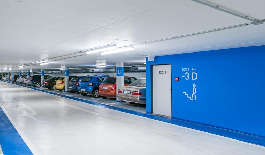 Poet'S Theme Room, Free Parking Karlovy Vary Bagian luar foto